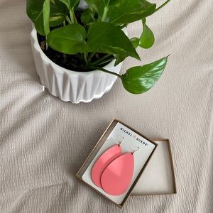 Nickel & Suede select coral in medium